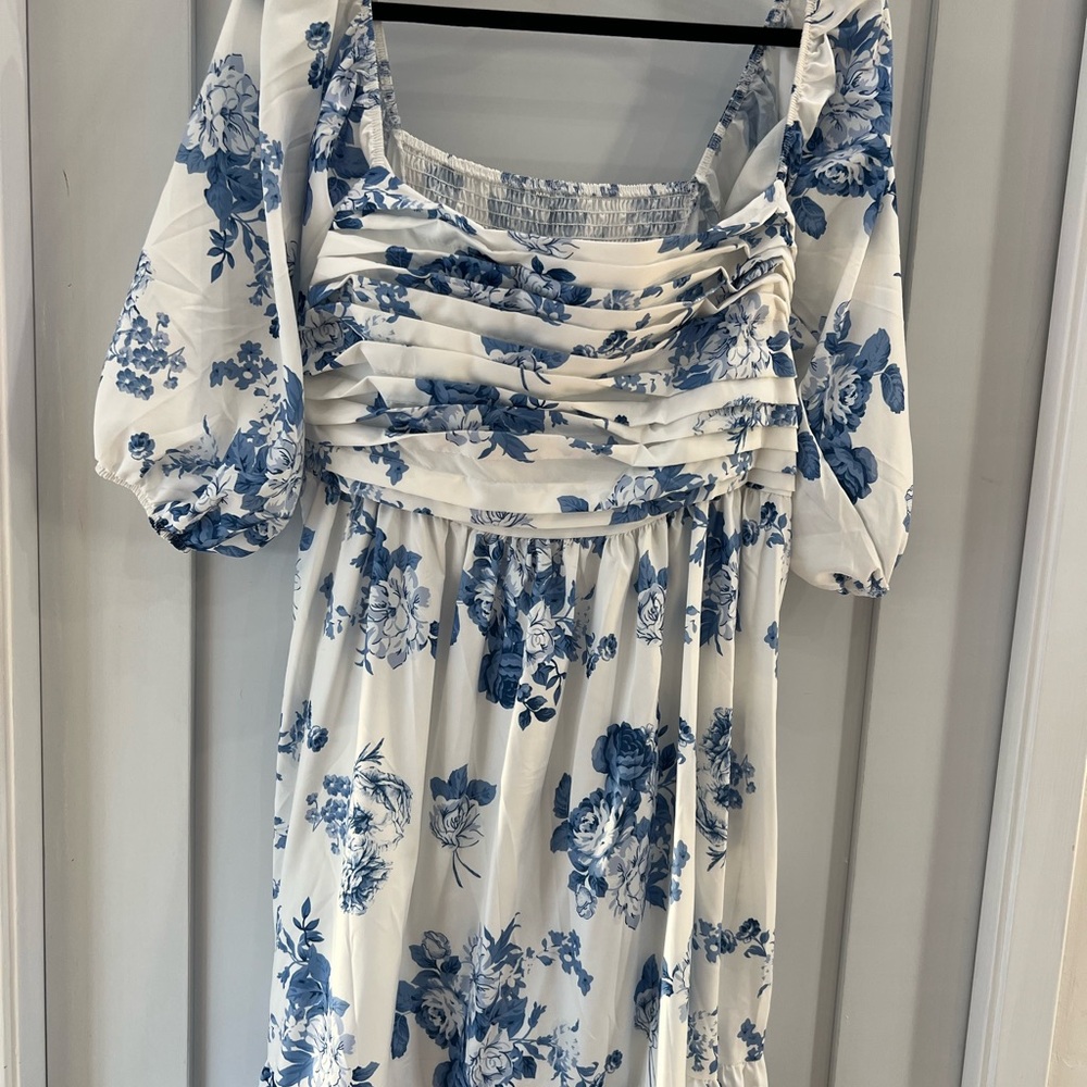 Abercrombie an Fitch Blue and White Floral Midi Dress